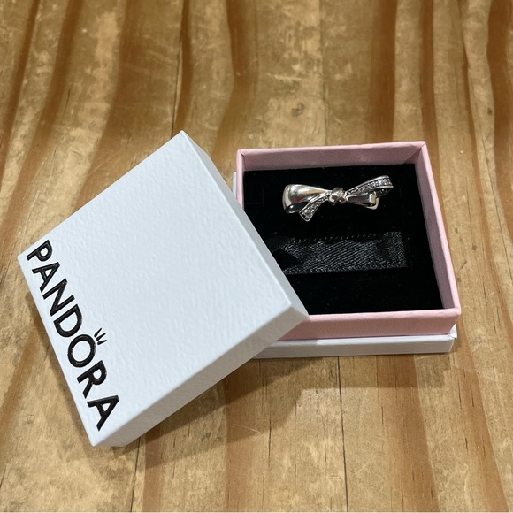 NWT Authentic Pandora Sparkling Bow Ring - Sterling Silver with CZ - Size 6 (52) - Picture 3 of 8